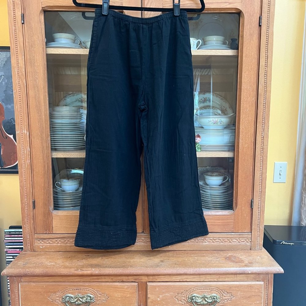 2 pair of black gauze cropped pants